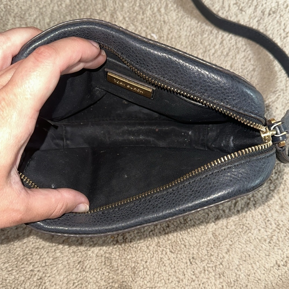 Tory Burch Black crossbody small purse - Picture 3 of 9